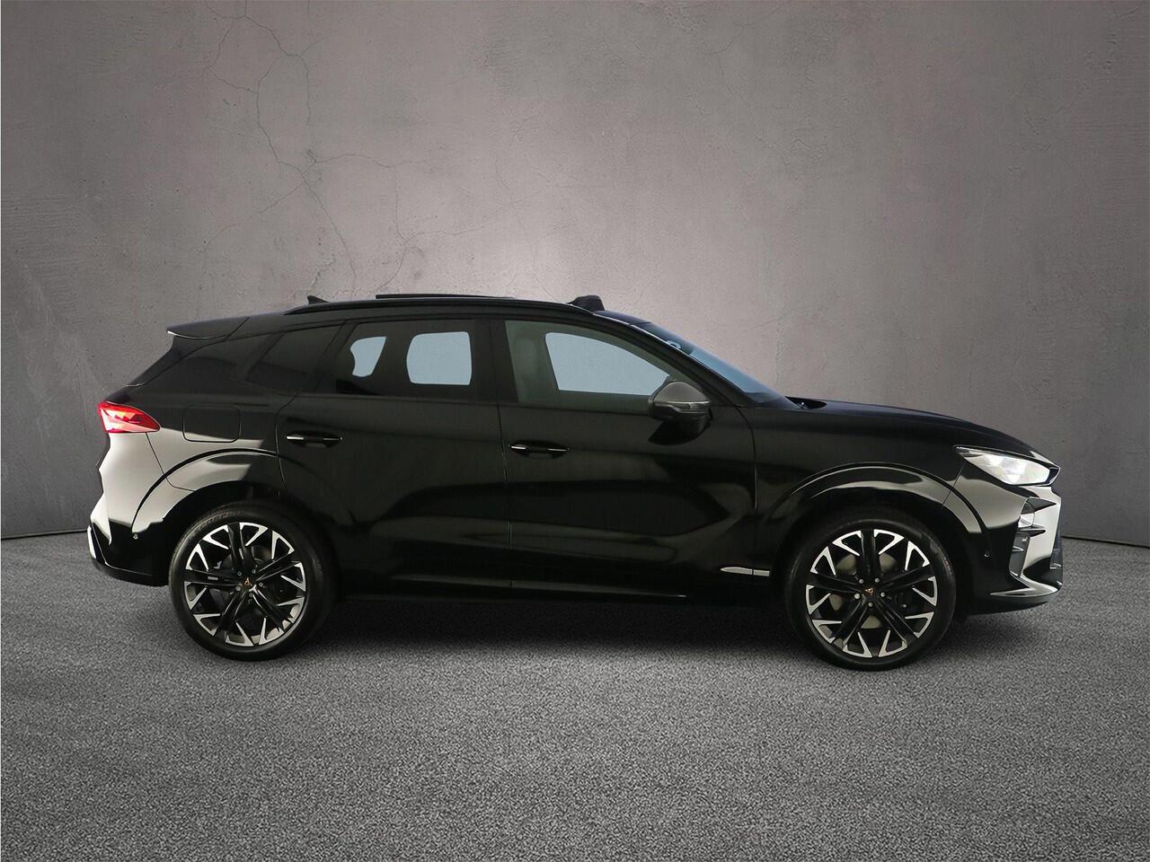 Cupra Terramar VZ Performance 1.5 TSI e-Hybrid 272pk DSG Automaat Trekhaak, Panoramadak, Sennheiser audio, Adaptive cruise control, LED matrix koplampen, 360 camera, Head up display