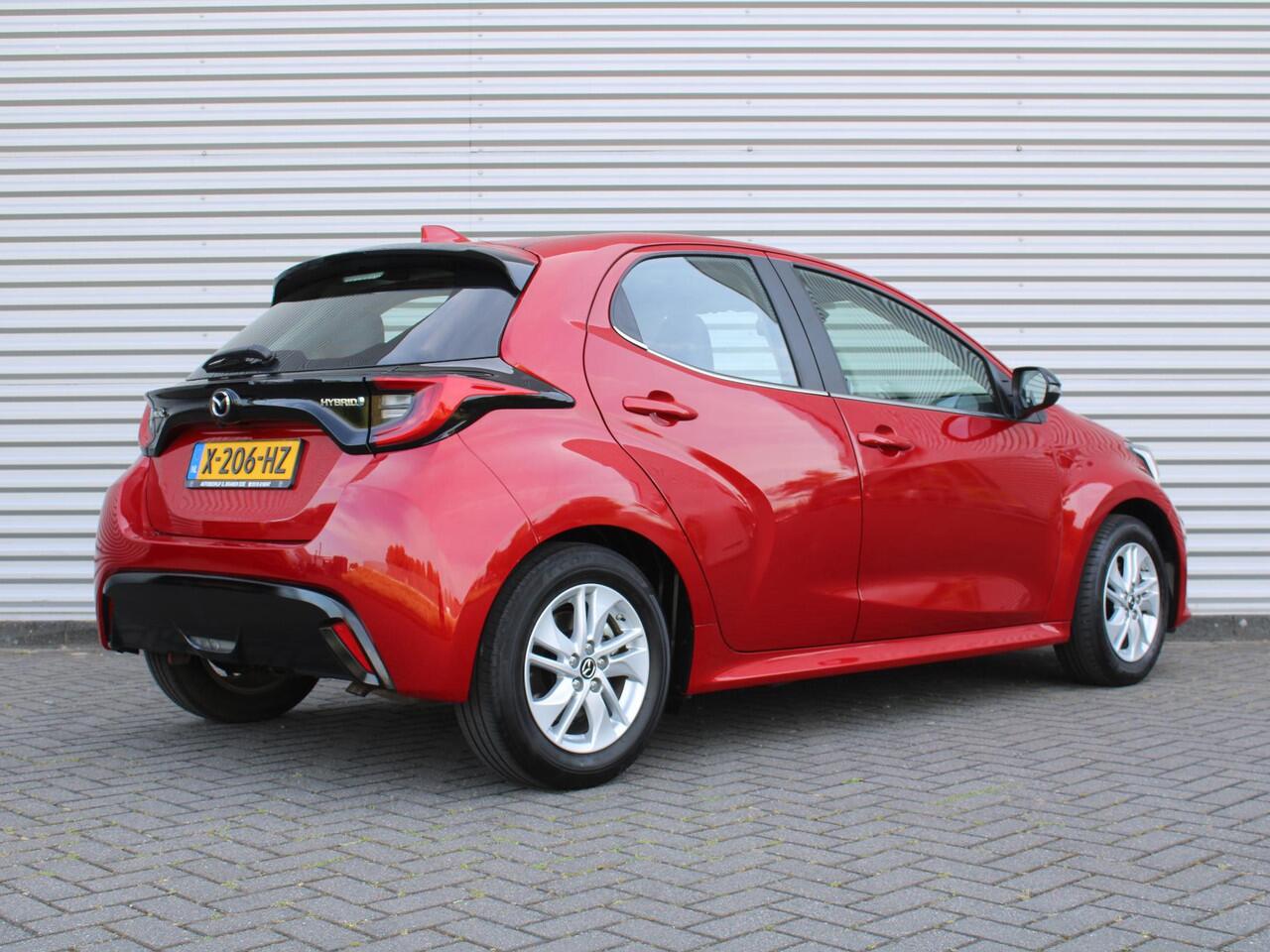 Mazda 2 Hybrid 1.5 Agile | Comfort pakket | CarPlay | Camera | Stuur-/stoelverwarming | Cruise adapt. | 15" LM |