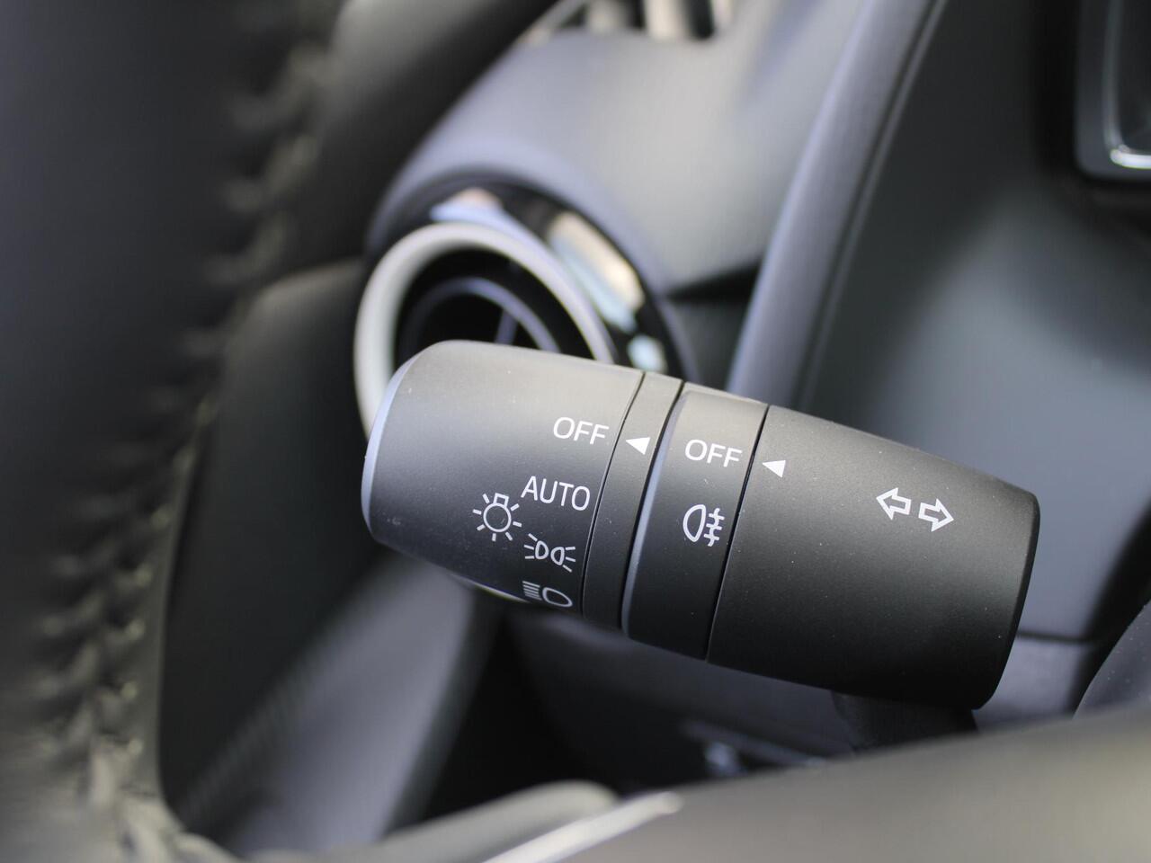 Mazda 2 1.5 e-SkyActiv-G 90PK 6MT Exclusive-Line | ¤ 1404 voordeel! | Uit voorraad leverbaar |