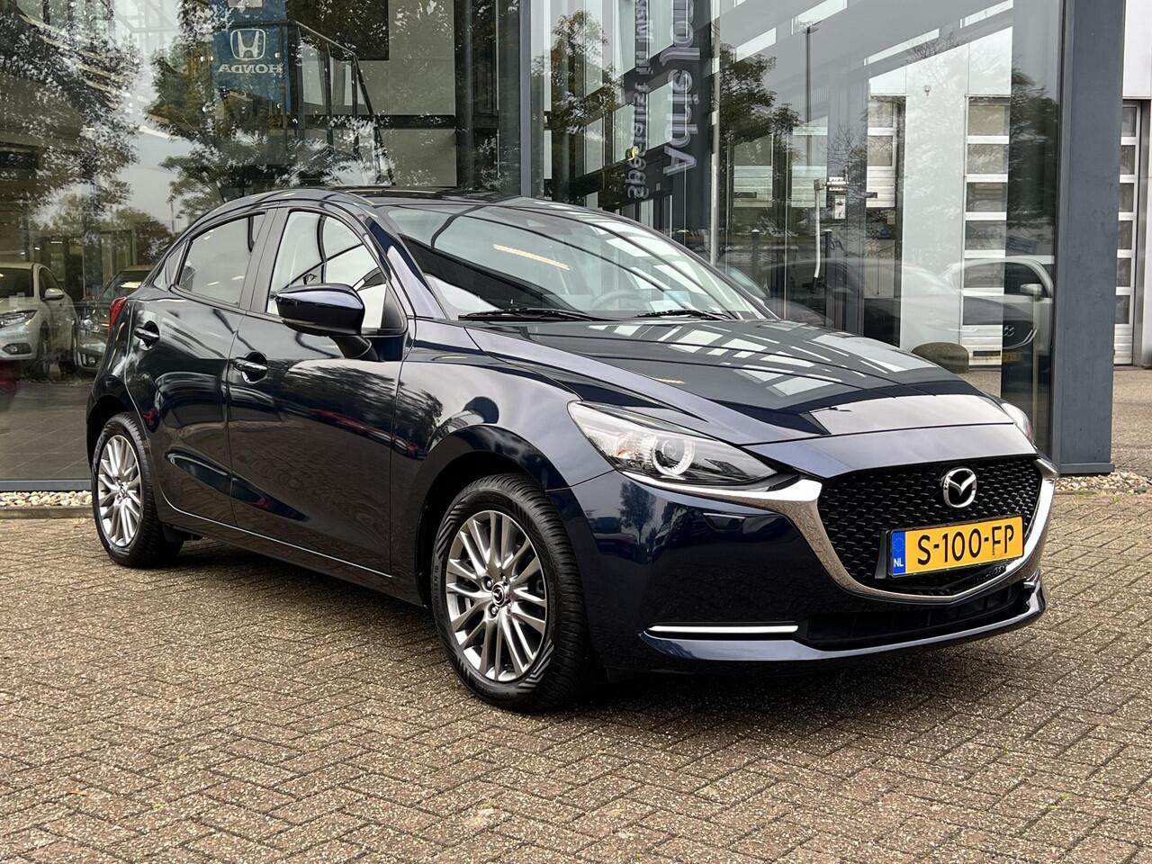 Mazda 2 1.5 Skyactiv-G Luxury | ACHTERUITRIJCAMERA | STOEL-EN STUURVERWARMING | LM VELGEN | CARPLAY | NAVIGATIE