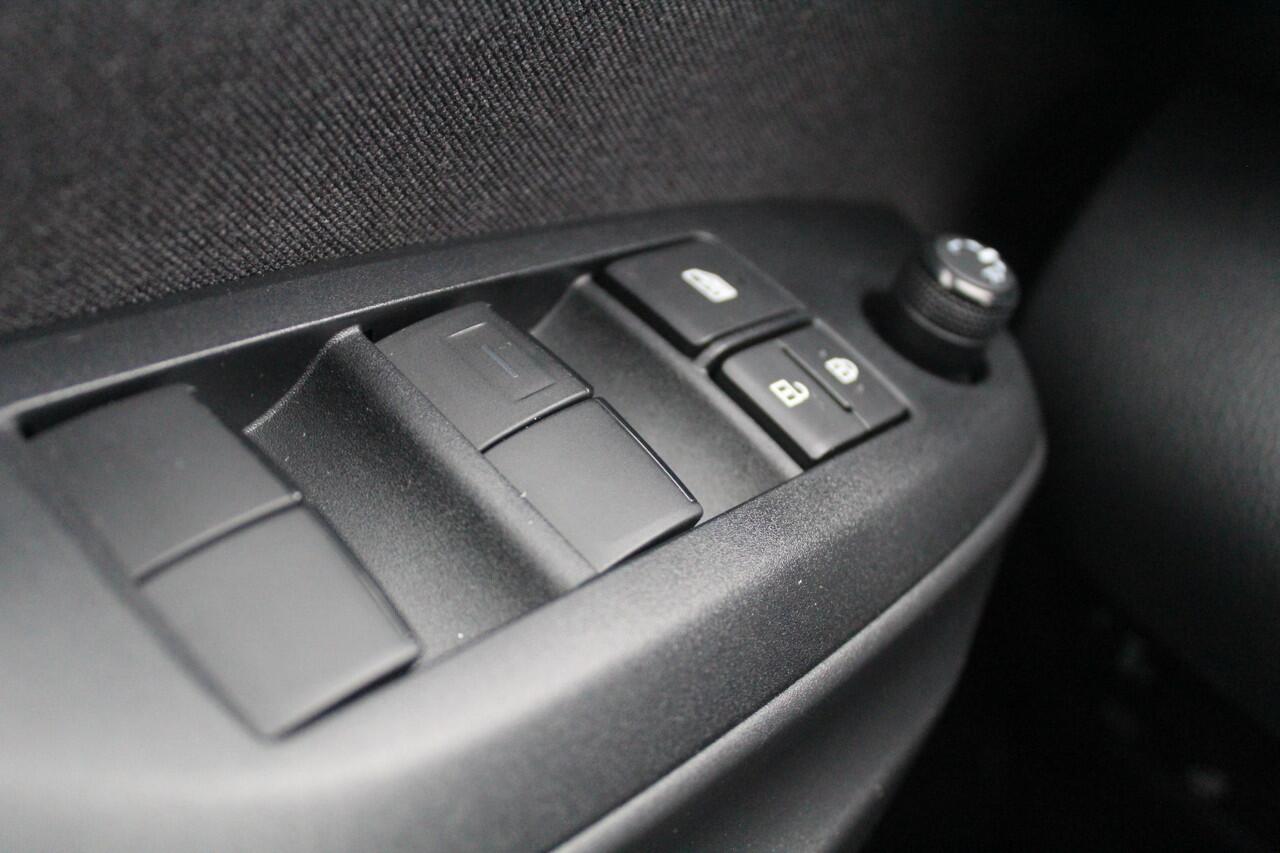 Mazda 2 Hybrid 1.5 Toyota Yaris Stuur- en Stoelverwarming l Apple Carplay/ Android auto l Keyless l Automaat l Cruise control l VDL auto