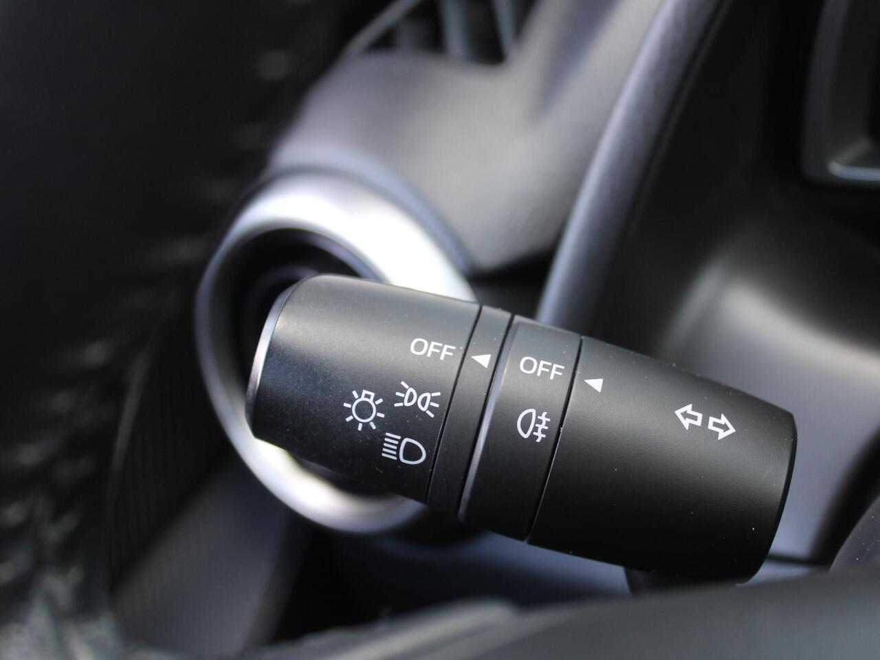 Mazda 2 1.5 Skyactiv-G Comfort | Trekhaak | Automaat | CarPlay | 15" LM | Cruise | PDC | Airco | LED |