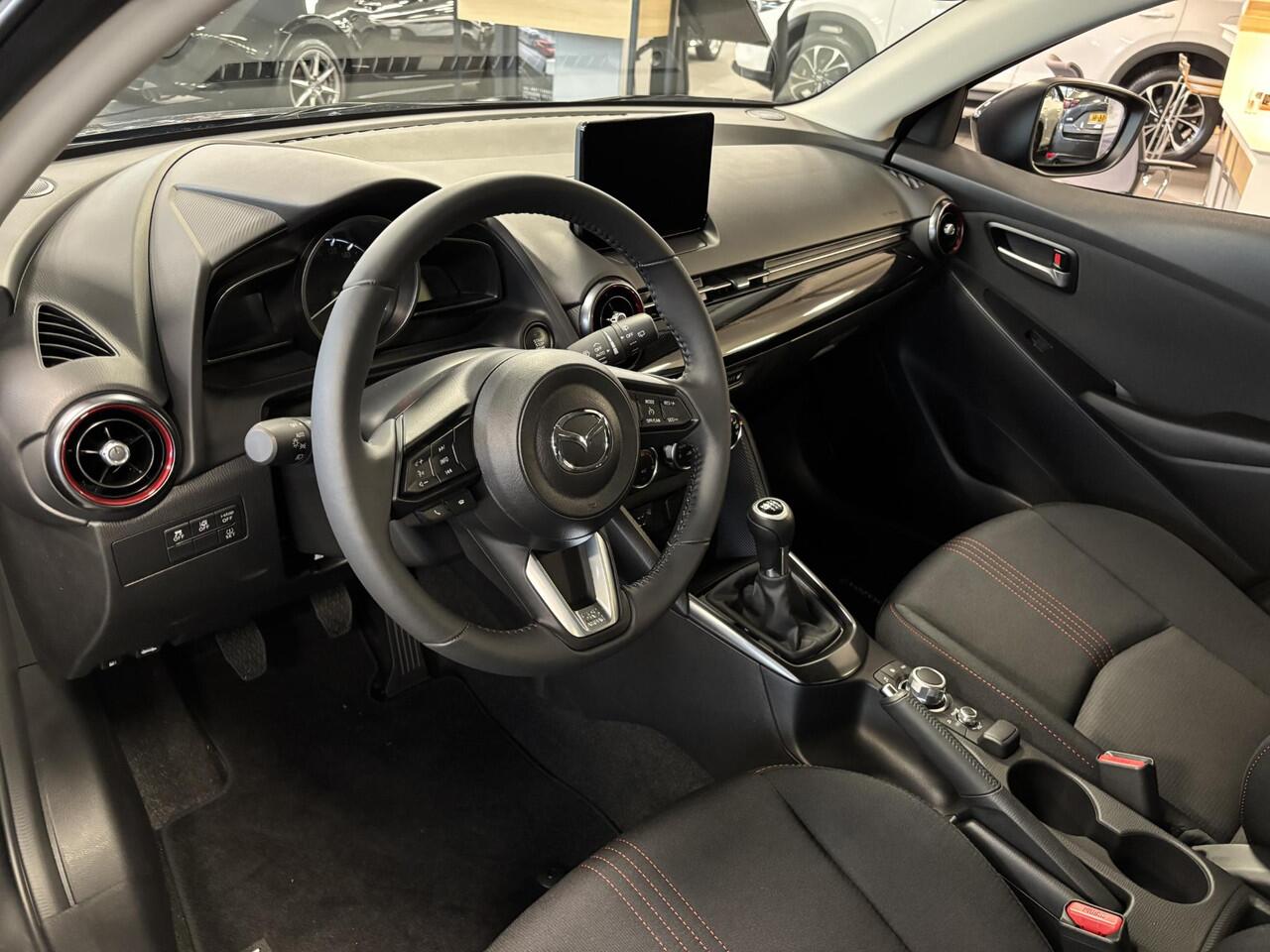 Mazda 2 1.5 e-SkyActiv-G 90 Homura , Voorraadvoordeel ¤ 1.350-, Apple Carplay, LMV 16 Inch, Camera, PDC, Clima, Cruise, Stuur/Stoelverwarming, BSM,