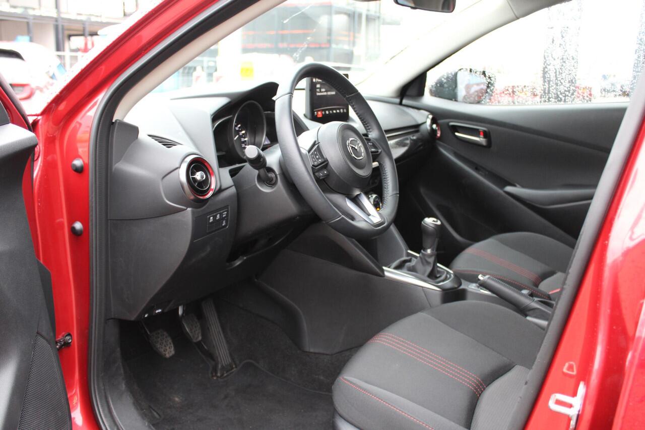 Mazda 2 1.5 e-SkyActiv-G 90 Homura , Demovoordeel ¤4.140-, Apple Carplay, LMV 16 Inch, Camera, PDC, Clima, Cruise, Stuur/Stoelverwarming, BSM, LKA