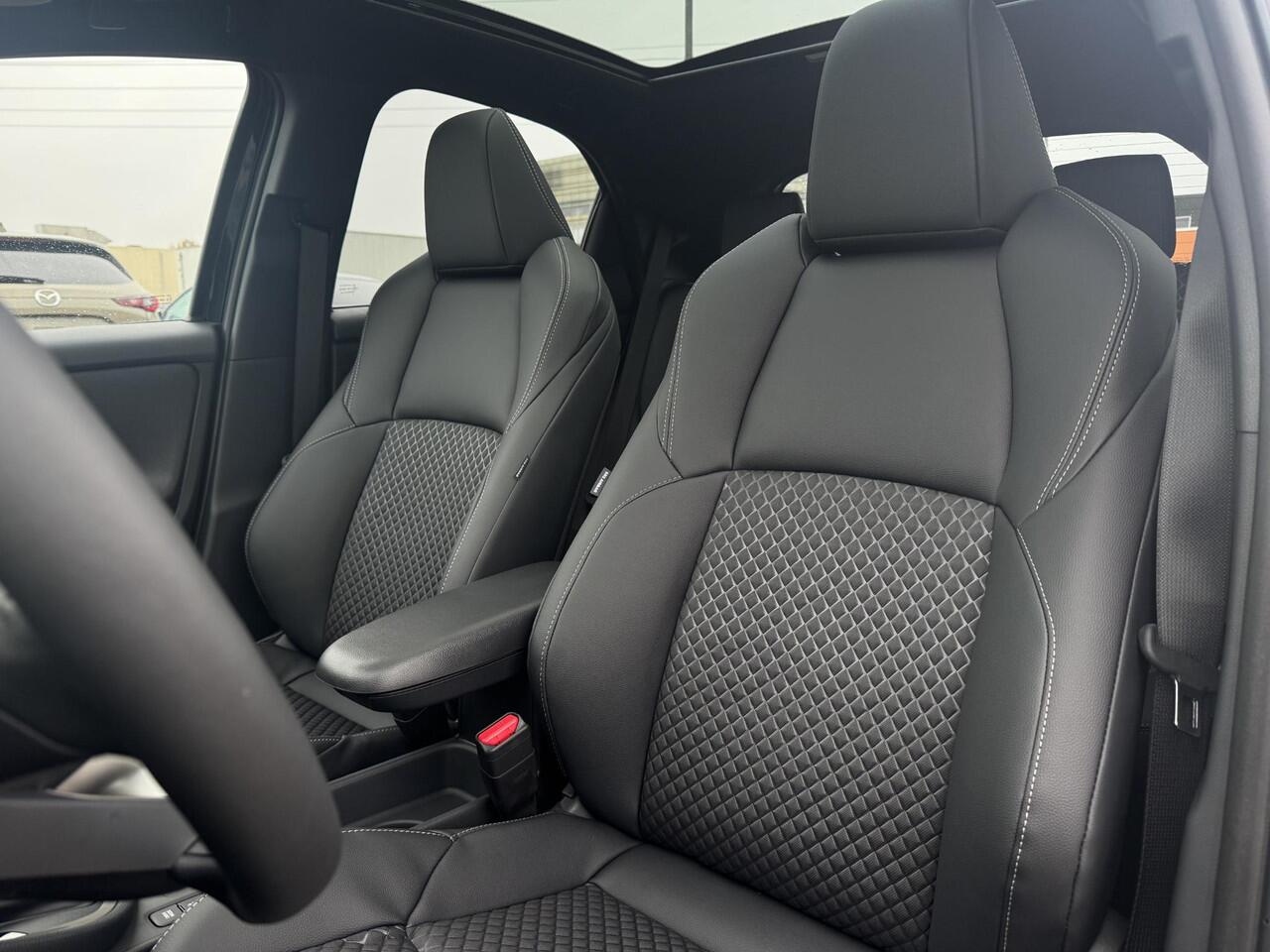 Mazda 2 Hybrid 1.5 Homura Plus | Panoramadak | Achteruitrijcamera | Stoel/stuurverwarming | Apple Carplay/Android Auto | Climate control | Lichtmetalen velgen | Half leder |