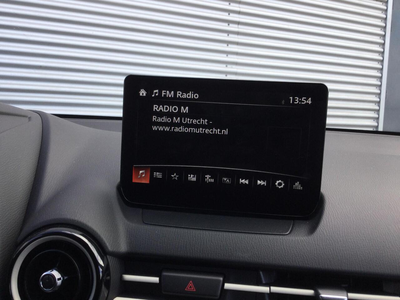 Mazda 2 1.5 e-SkyActiv-G 90 Exclusive-Line | Camera | Apple carplay | CruiseControl |