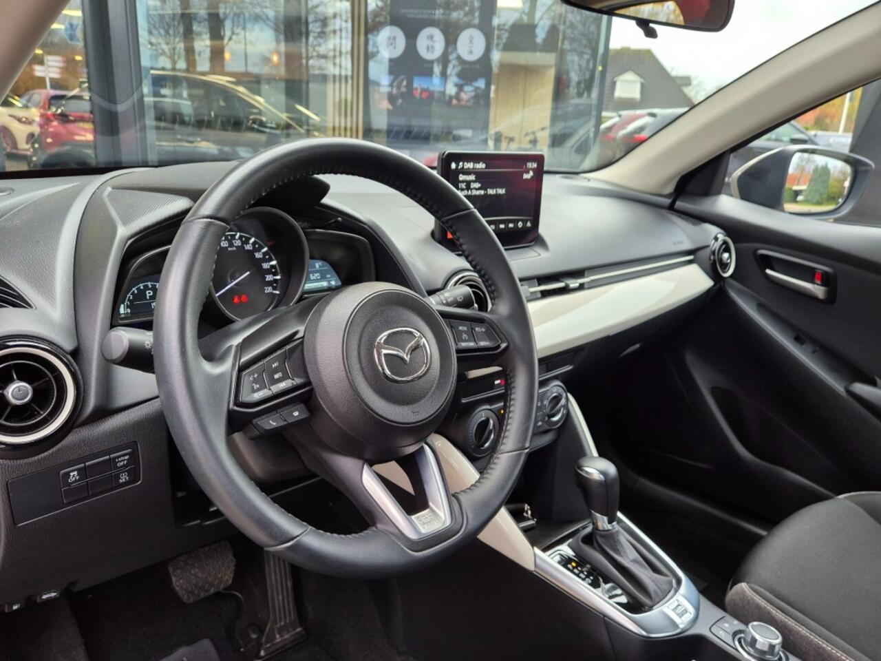 Mazda 2 SKYACTIV-G 90 6AT CENTRE-LINE / CARPLAY