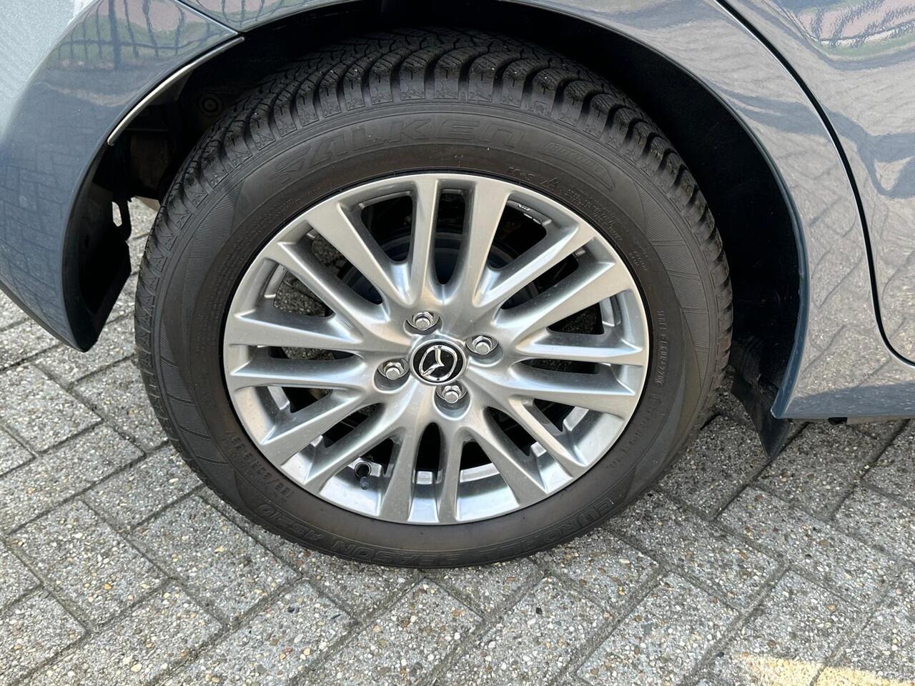 Mazda 2 1.5 Skyactiv-G Luxury | Navigatie | Camera | Apple Carplay | Stoelverwarming | Lichtmetalen Velgen 16" | PDC |