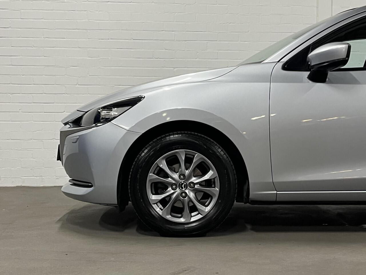 Mazda 2 1.5 SkyActiv-G 90 Automaat | Carplay | Stoelverwarming | Cruise-/Climate control | Navigatie |