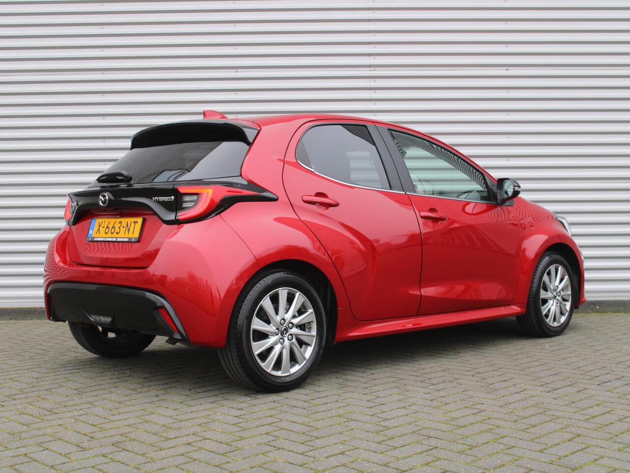 Mazda 2 Hybrid 1.5 Select | 16" LM | Stoel- & stuurverwarming | HUD | Camera | Dodehoek sensor |