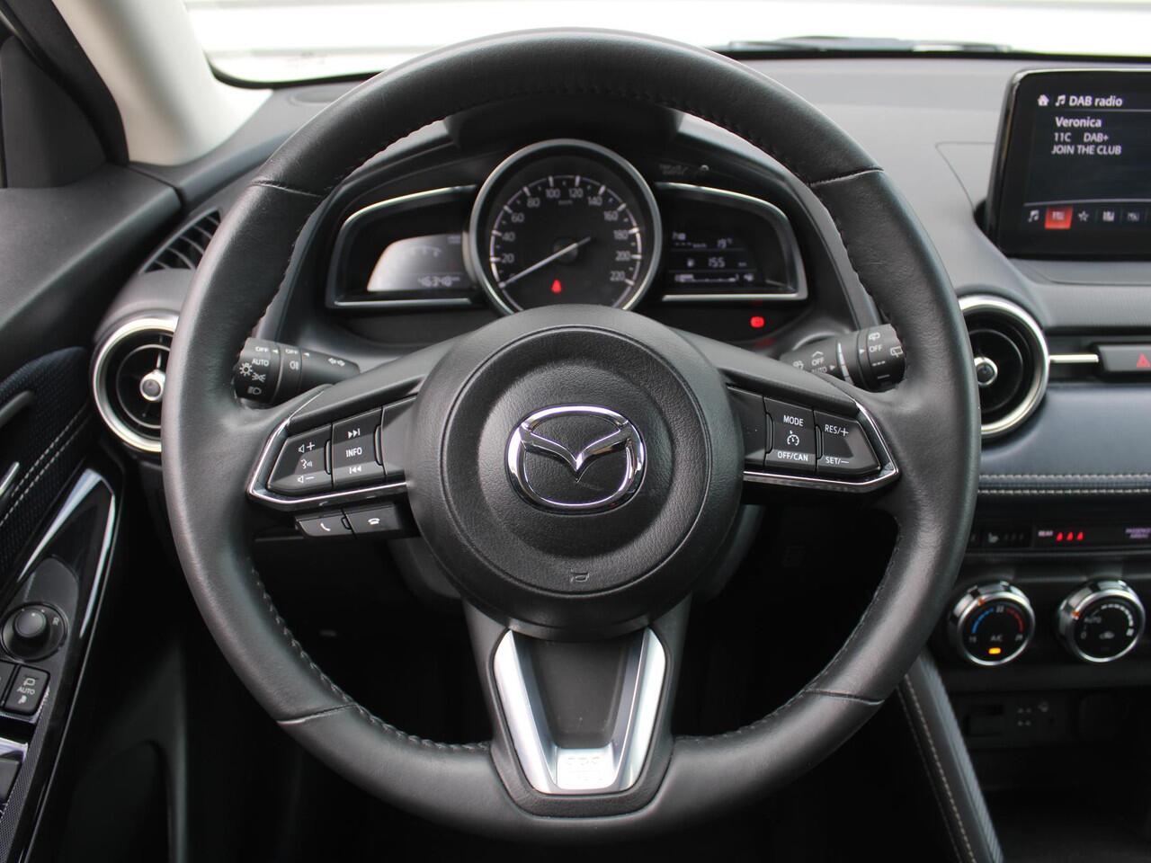 Mazda 2 1.5 Skyactiv-G Luxury | Stuur-/stoelverwarming | Camera | Apple Carplay/Android Auto | Navi | Dodehoek detectie | Clima | 16" LM | Cruise |