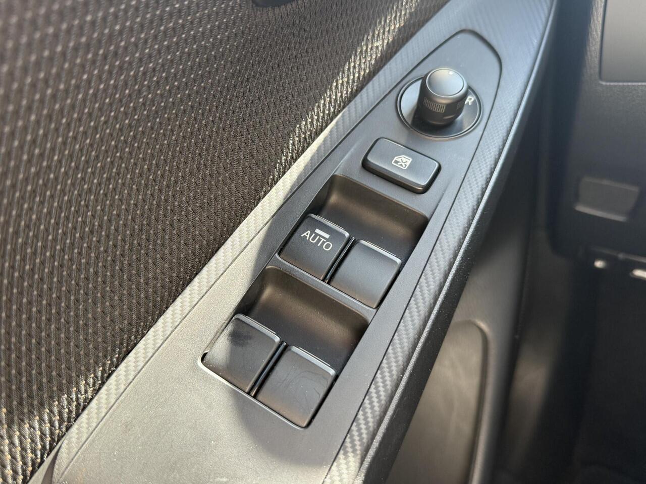 Mazda 2 1.5 Skyactiv-G Style Selected | WEINIG KILOMETERS | DEALERONDERHOUDEN | NAVIGATIE |