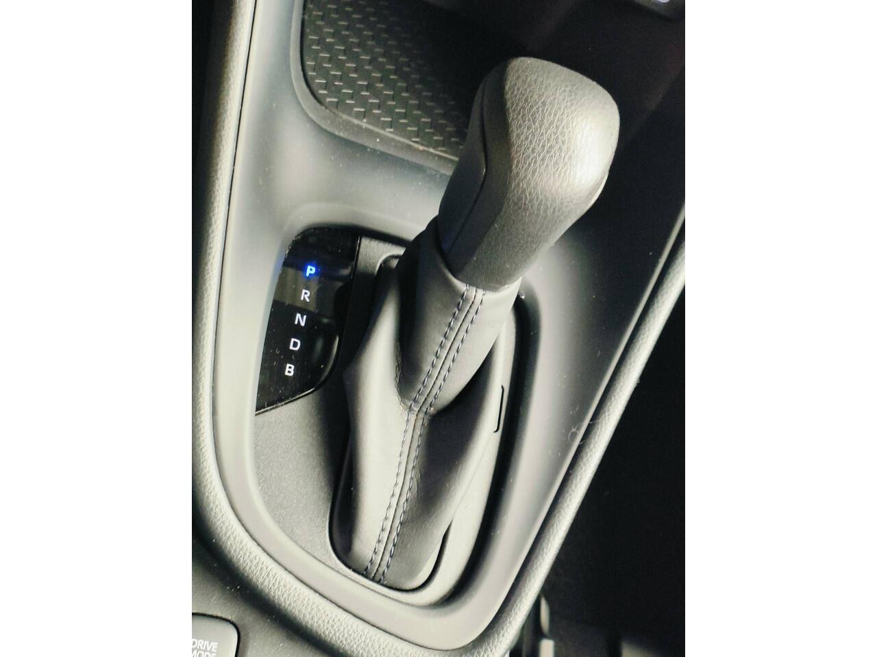 Mazda 2 Hybrid 1.5 Prime-line AUTOMAAT uit 2024 Rijklaar + Fabrieksgarantie tot 07-2029 Henk Jongen Auto's in Helmond, al 50 jaar service zoals 't hoort!