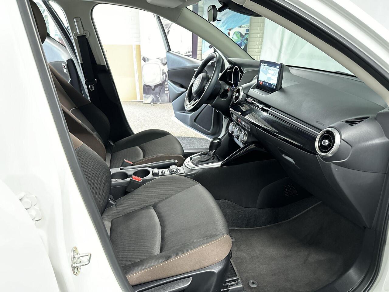 Mazda 2 1.5 Skyactiv-G Luxury Automaat | LED | NAVI