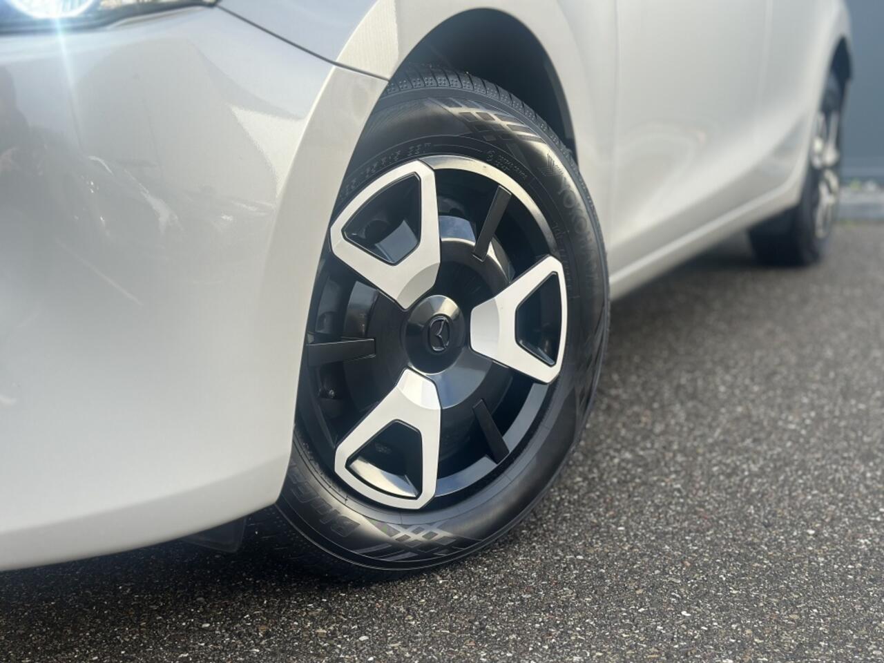 Mazda 2 1.5 e-SkyActiv-G Centre Line / Carplay / Airco / Armsteun