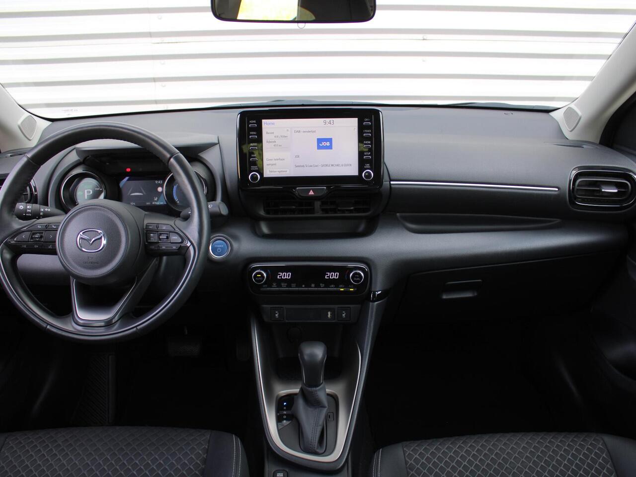 Mazda 2 Hybrid 1.5 Agile | Comfort pakket | CarPlay | Camera | Stuur-/stoelverwarming | Cruise adapt. | 15" LM |
