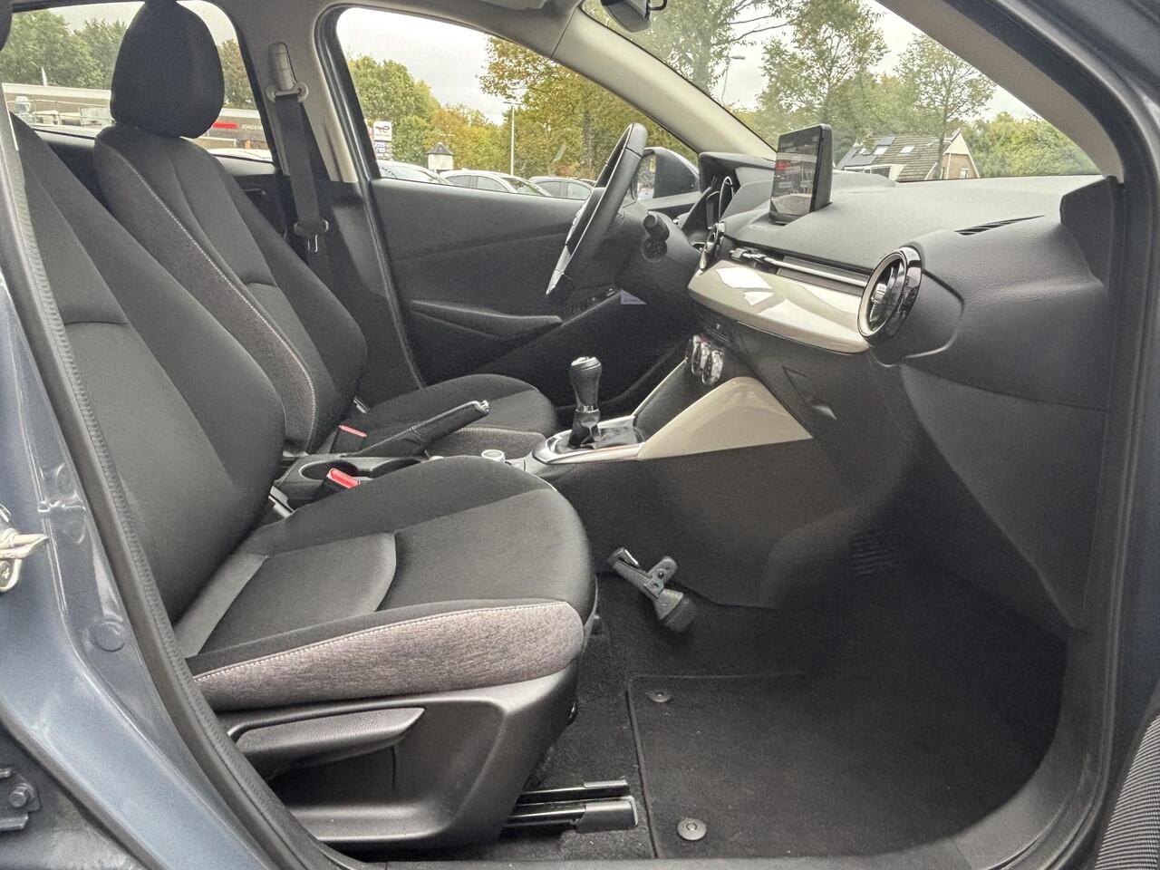 Mazda 2 1.5 e-SkyActiv-G 90 Exclusive-Line NL-Auto, Dealer Ondh. Navigatie, Apple Carplay /Android Auto, Camera 360, Add. Cruise Controle, Parkeerhulp v, Head-up, Lichtmetaal.