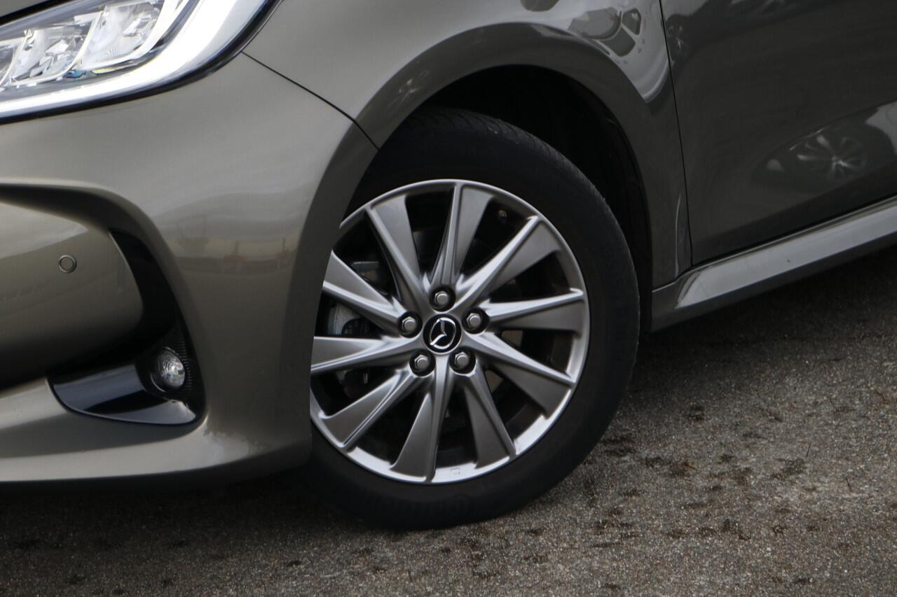 Mazda 2 Hybrid / Model Toyota Yaris Hybride Executive 1.5 Select | Panoramadak | Trekhaak afneembaar | Parkeersensoren | Apple Carplay |