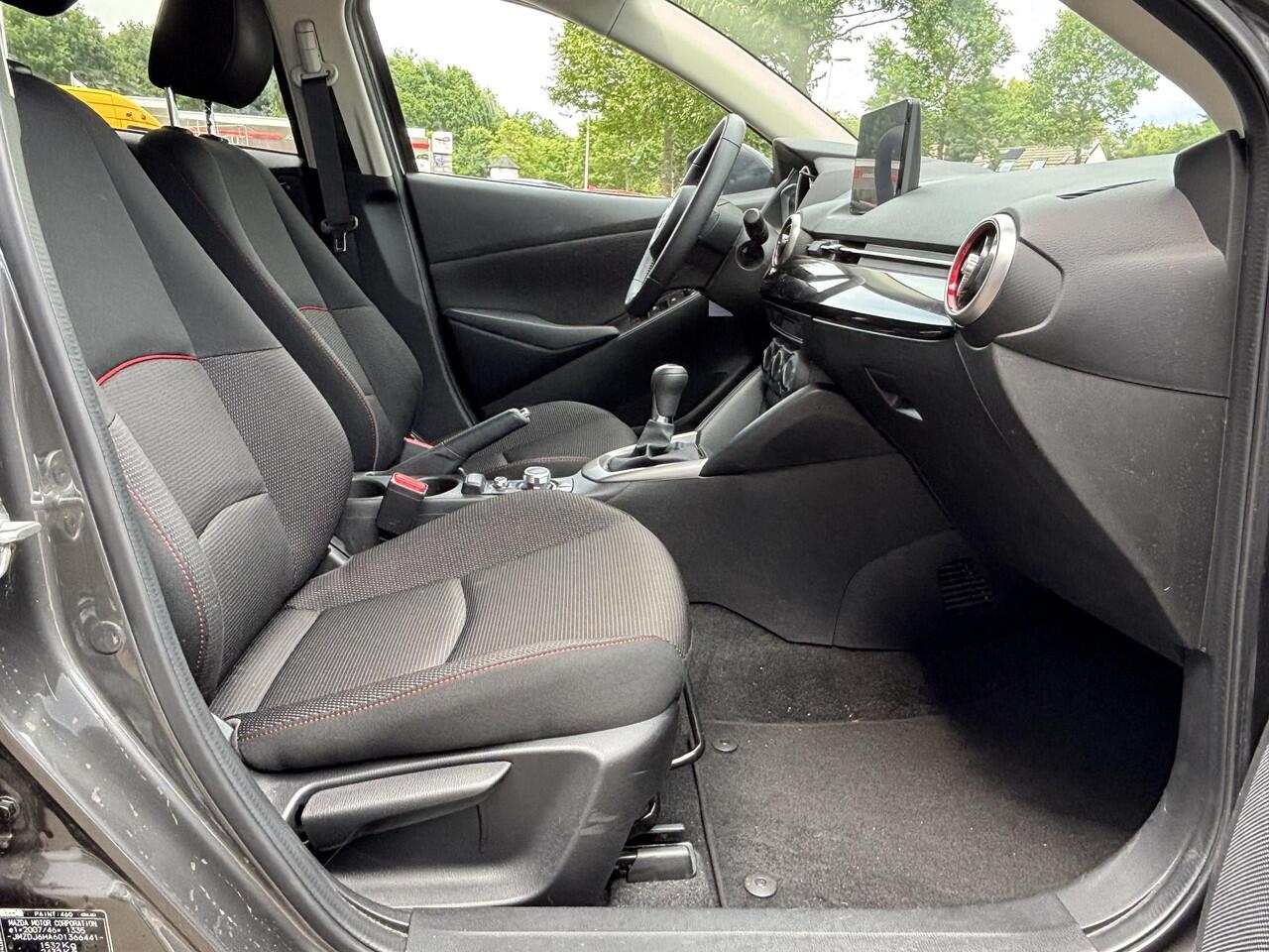 Mazda 2 1.5 Skyactiv-G Sportive 1e Eig., Dealer Ondh., Airco, Cruise Controle, Navigatie, Apple Carplay/ Android Auto, A.Rij-Camera, Lichtmetaal met All-Seasons banden.