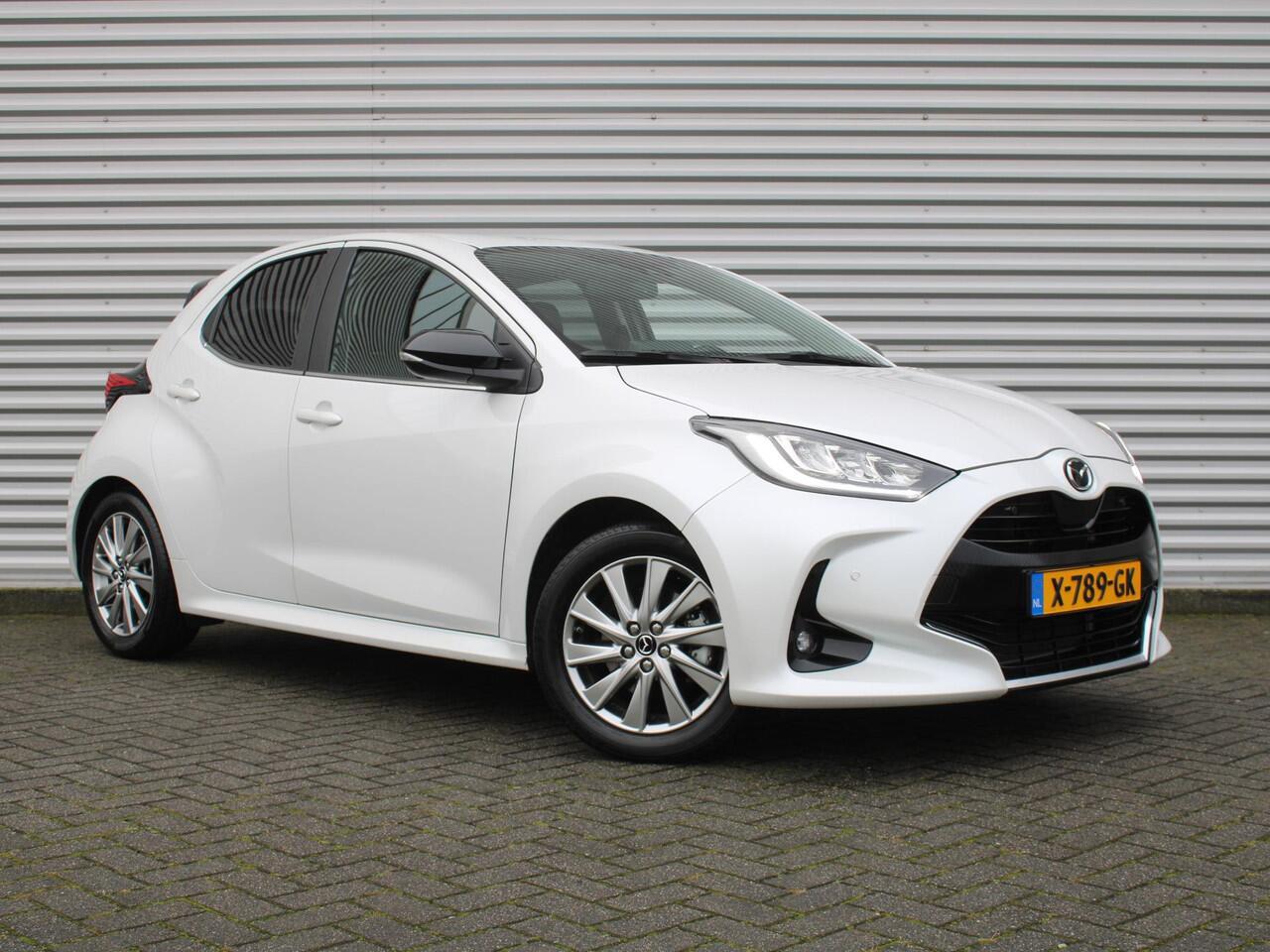 Mazda 2 Hybrid 1.5 Select | 16" LM | Stoel- & stuurverwarming | HUD | Camera | Dodehoek sensor |