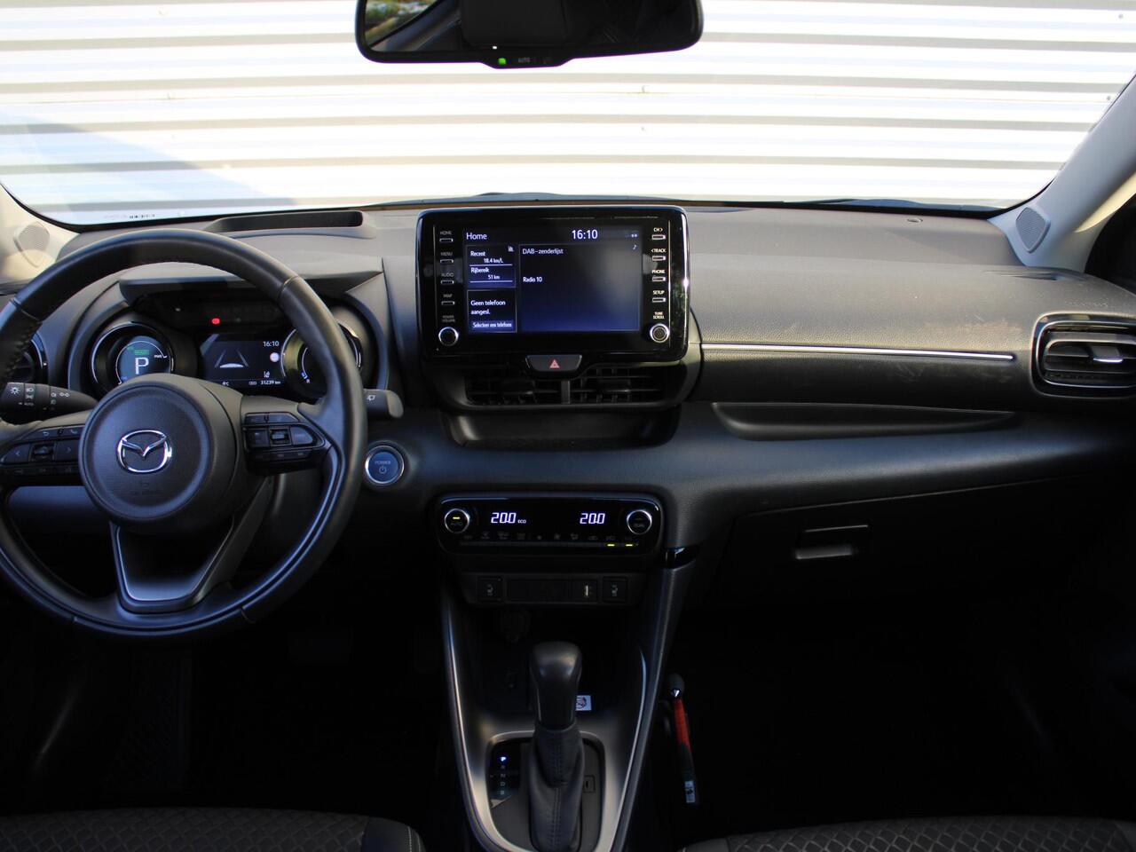 Mazda 2 Hybrid 1.5 Select | 16" LM | Stoel- & stuurverwarming | HUD | Camera | Dodehoek sensor | Clima | Apple Carplay/Android Auto |