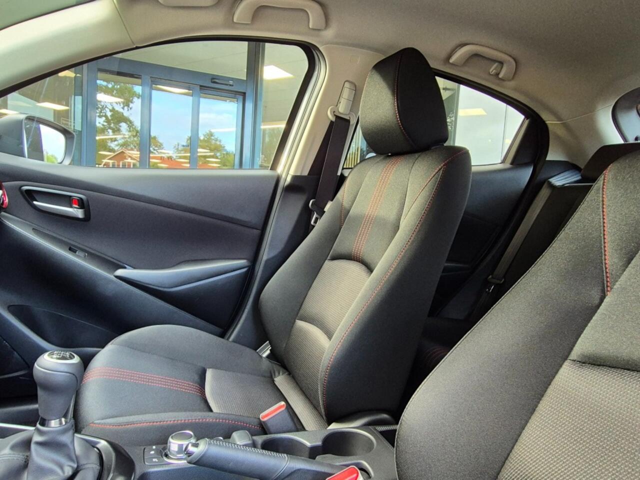 Mazda 2 E-SKYACTIV-G 90 HOMURA M-HYBRID / Carplay