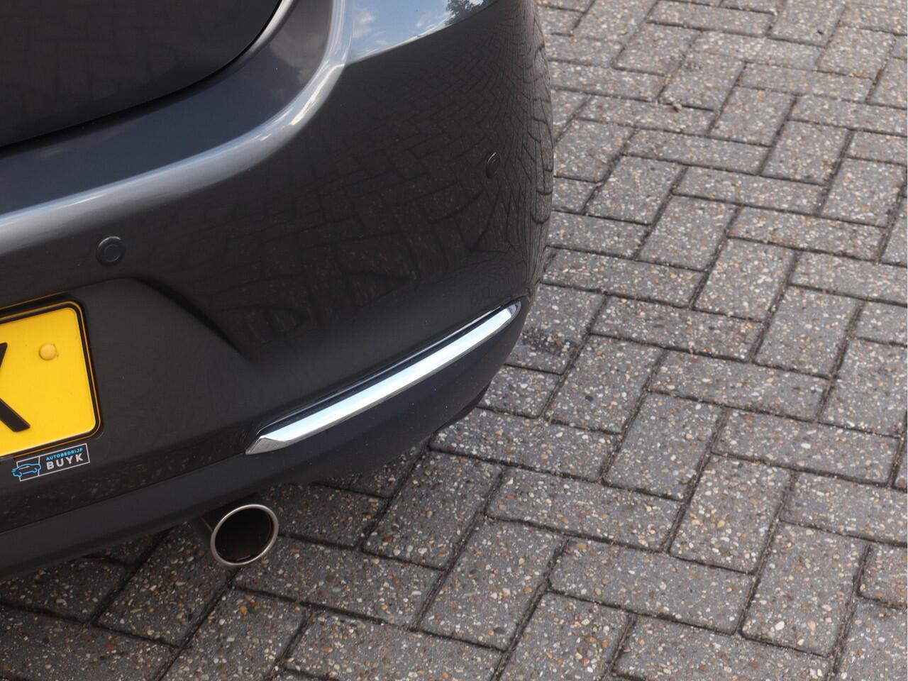 Mazda 2 1.5 Skyactiv-G Luxury 1e EIGENAAR | KEYLESS | STOEL/STUURVERWARMING | CAM | CRUISE | LAGE KM-STAND