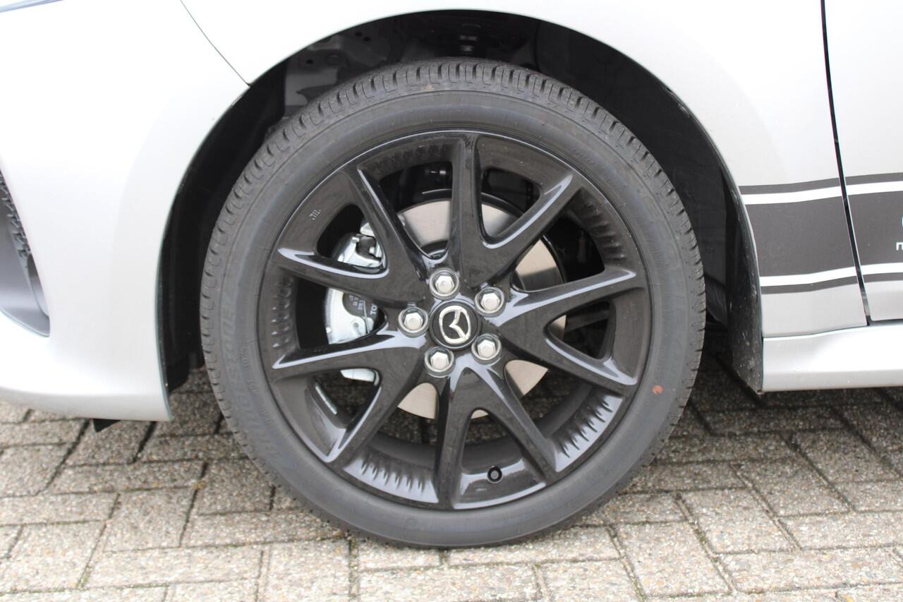 Mazda 2 Hybrid 1.5 Homura , Demovoordeel ¤ 4.490,-, Automaat, Apple Carplay, Clima, Adap.Cruise, LMV 17 Inch, Camera, PDC, Stuur/Stoelverwarming