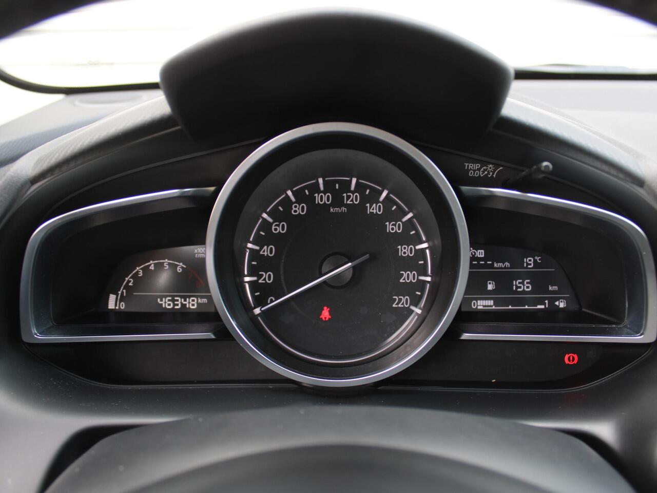 Mazda 2 1.5 Skyactiv-G Luxury | Stuur-/stoelverwarming | Camera | Apple Carplay/Android Auto | Navi | Dodehoek detectie | Clima | 16" LM | Cruise |