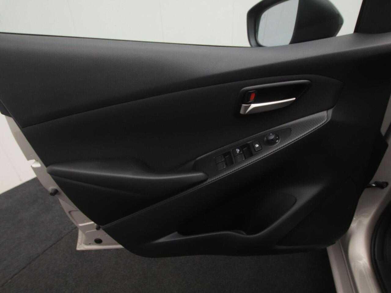 Mazda 2 1.5 SkyActiv-G Homura automaat met all-weather banden : dealer onderhouden