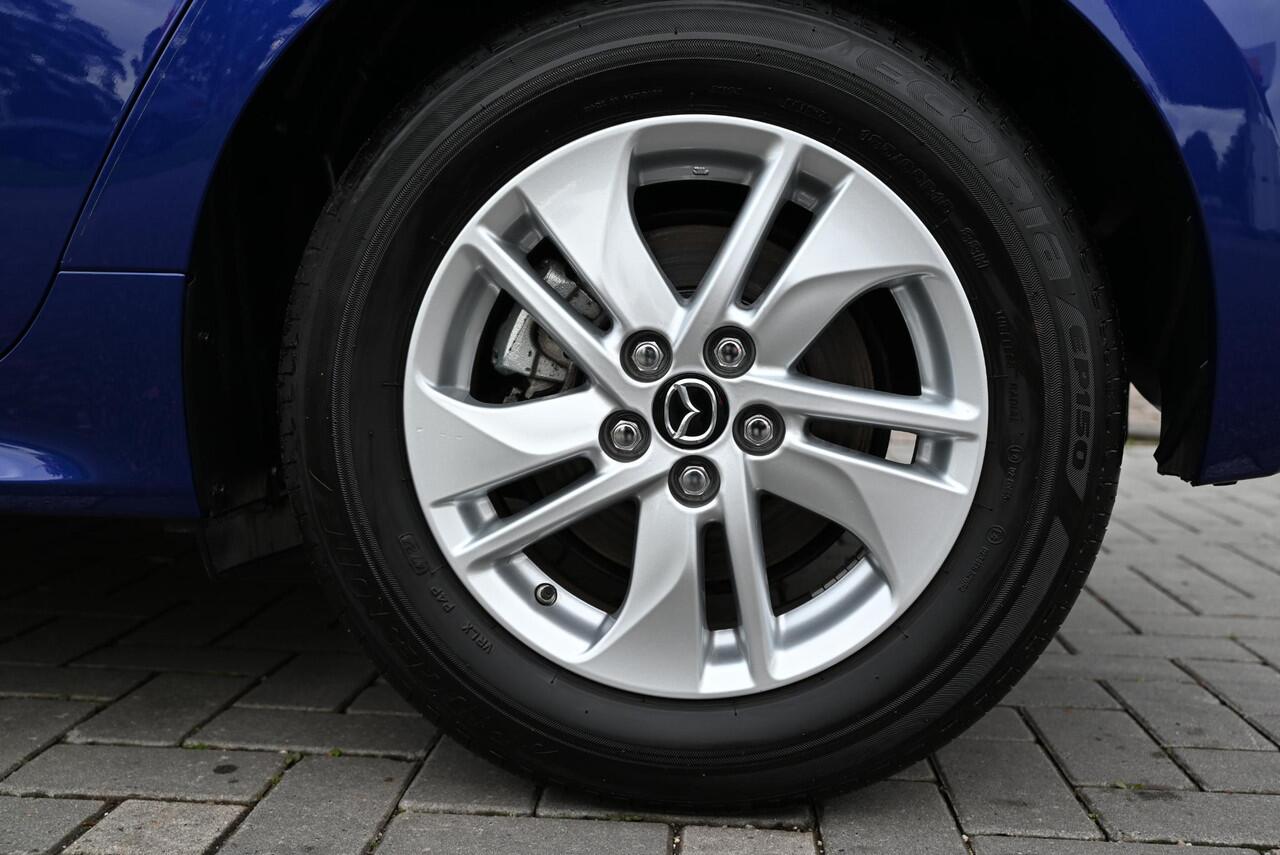 Mazda 2 Hybrid 1.5 Centre-line