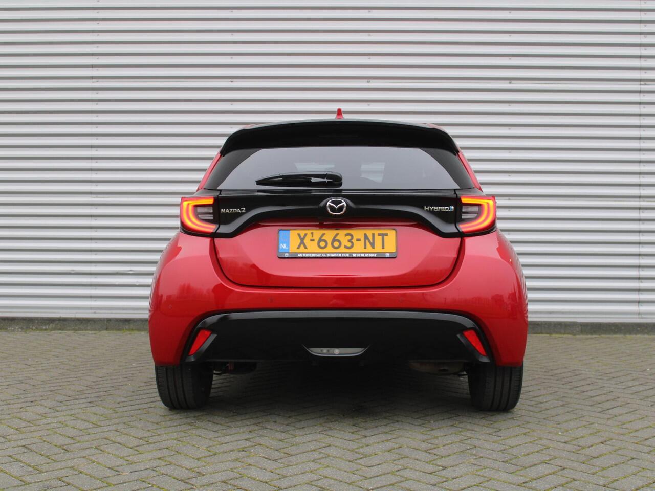 Mazda 2 Hybrid 1.5 Select | 16" LM | Stoel- & stuurverwarming | HUD | Camera | Dodehoek sensor |