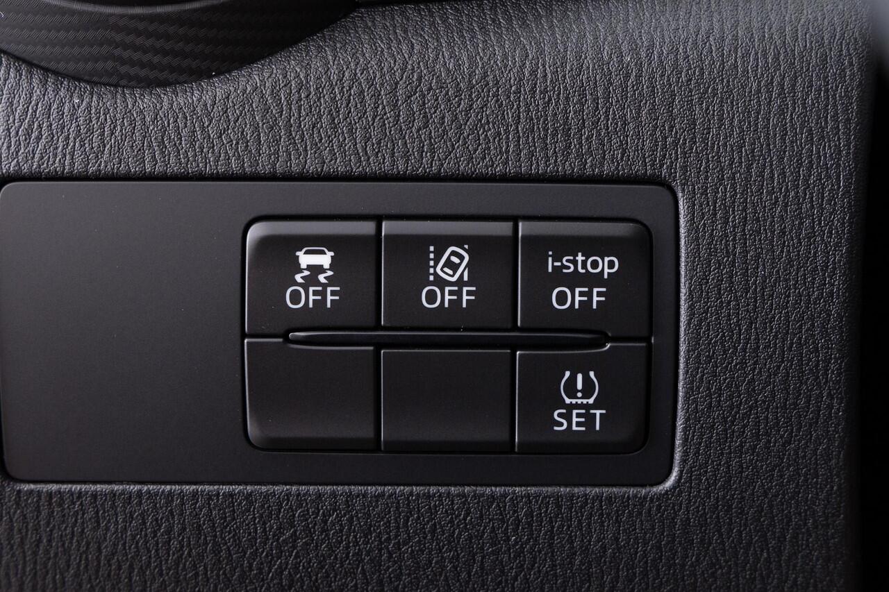 Mazda 2 1.5 e-SkyActiv-G 90 Homura | APPLE CARPLAY | PARKEERSENSOREN | ACHTERUITRIJCAMERA | DODEHOEK DETECTIE | CRUISE CONTROL | NED AUTO | * 6 JAAR FABRIEKSGARANTIE |