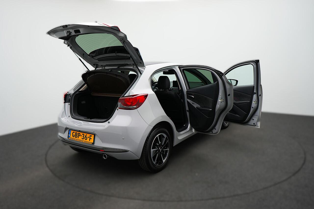 Mazda 2 1.5 e-SkyActiv-G Homura Aka met Driver Assistance pakket en dakspoiler : dealer onderhouden