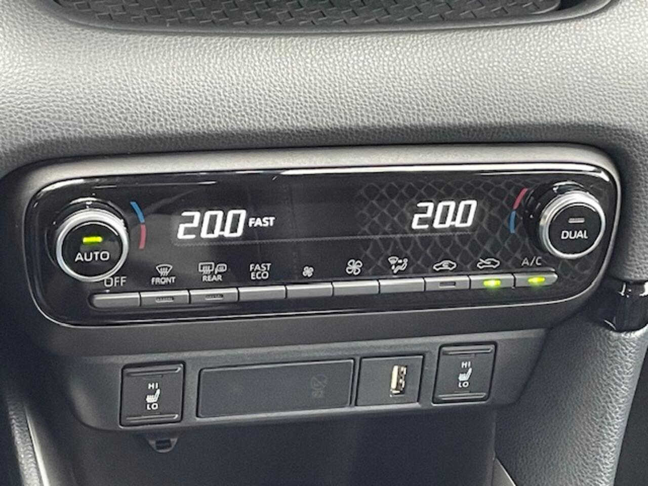 Mazda 2 Hybrid 1.5 Hybrid Agile Automaat Navigatie ( via Apple Carplay/Android Auto, Climate Control, LED, 15"Lm, Stoel/Stuurverwarming, Dodehoek Detectie