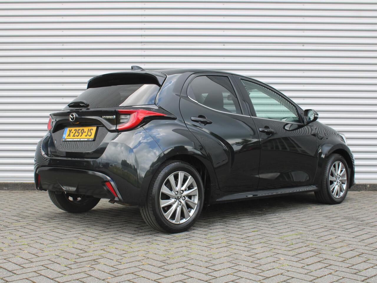 Mazda 2 Hybrid 1.5 Select | 16" LM | Stoel- & stuurverwarming | HUD | Camera | Dodehoek sensor | Clima | Apple Carplay/Android Auto |