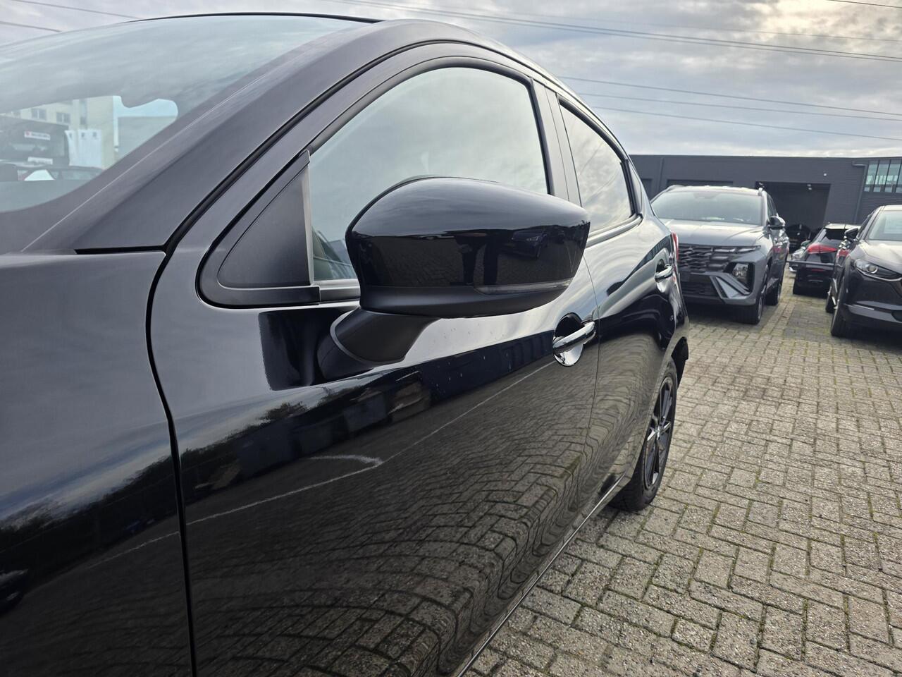 Mazda 2 1.5 e-SkyActiv-G 90 Homura | Achteruitrijcamera | Applecarplay en android auto | Cruise Control | Stoel en stuurverwarming | Climate control | Dode hoeksensoren |