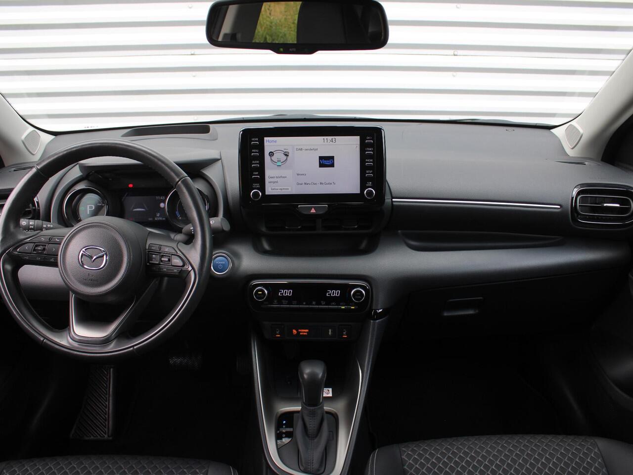 Mazda 2 Hybrid 1.5 Select | 16" LM | Stoel- & stuurverwarming | HUD | Camera | Dodehoek sensor | Clima | Apple Carplay/Android Auto |