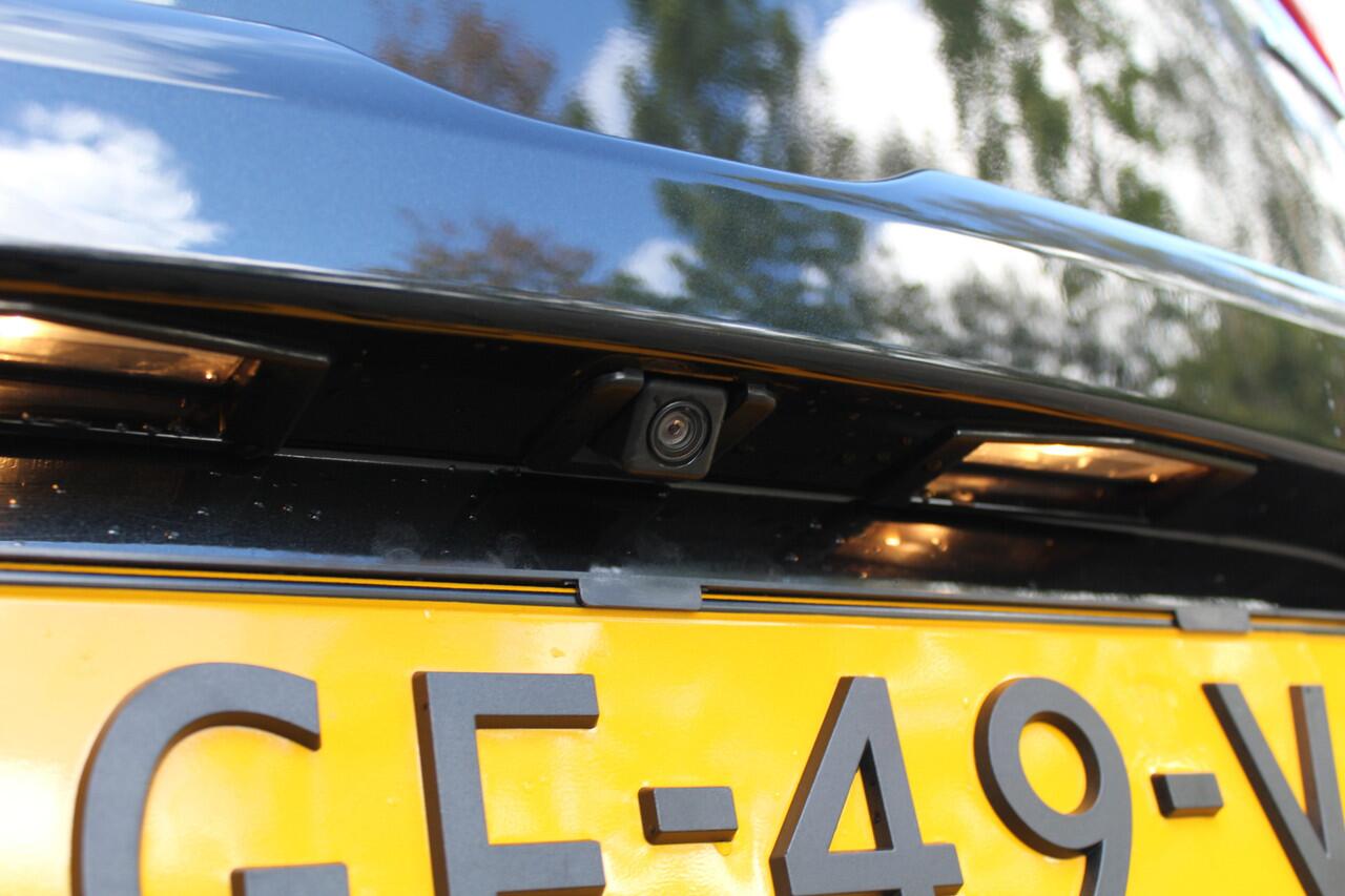 Mazda 2 1.5 e-SkyActiv-G 90 Homura | Incl. 12 maanden Garantie | Cruise controle | Stoel/stuur verwarming | Parkeersensor achter | Keyless Start | Lane assist | Climate controle | Apple CarPlay/Android Auto | Dodehoeksensoren | Achteruitrijcamera |