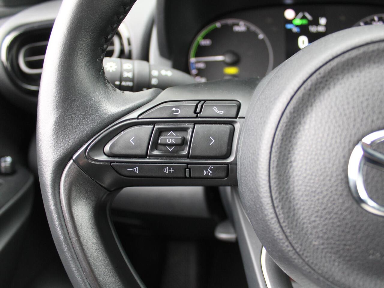 Mazda 2 Hybrid 1.5 Agile | Stuur-/stoelverwarming | Camera | 15" LM | Cruise adapt. |