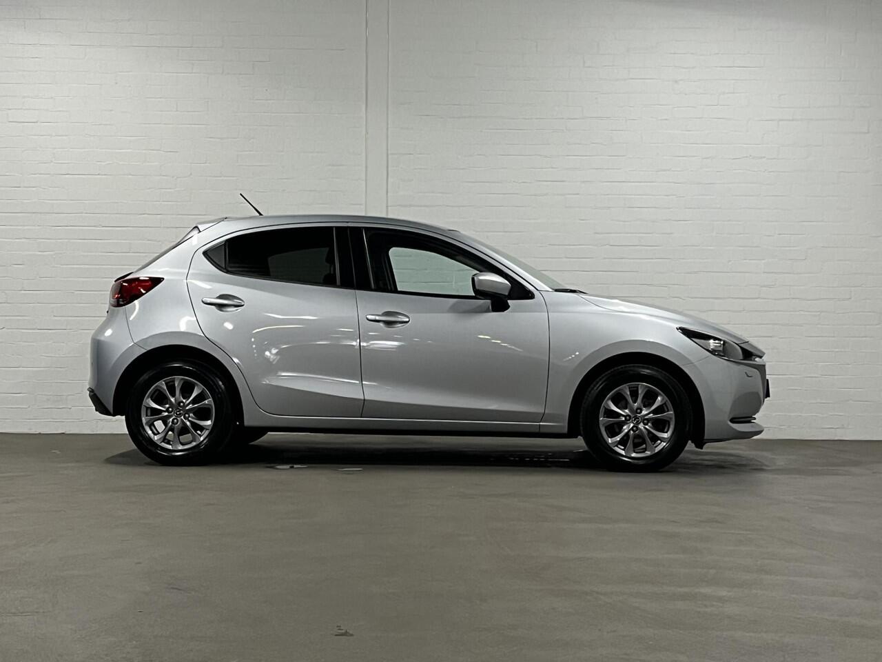Mazda 2 1.5 SkyActiv-G 90 Automaat | Carplay | Stoelverwarming | Cruise-/Climate control | Navigatie |