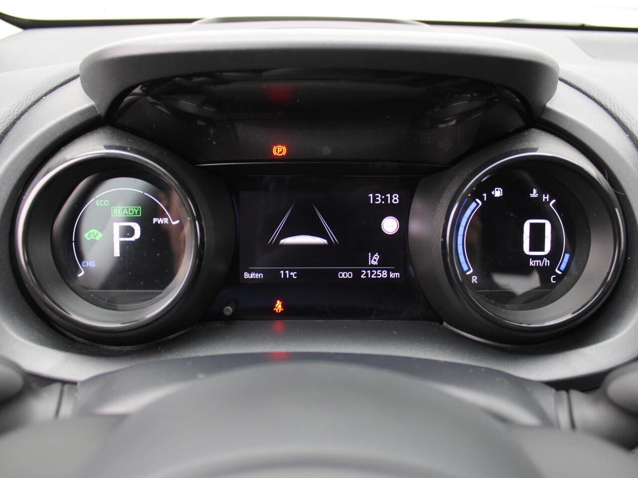 Mazda 2 Hybrid 1.5 Select | 16" LM | Stoel- & stuurverwarming | HUD | Camera | Dodehoek sensor |