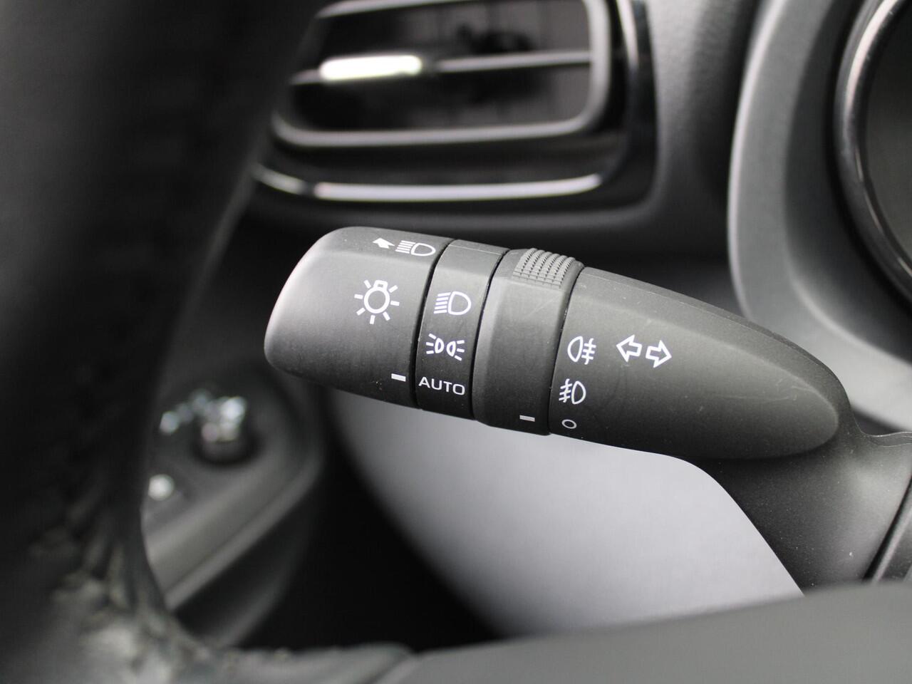 Mazda 2 Hybrid 1.5 Agile | Comfort pakket | 15" LM | Stoelverwarming | Apple Carplay / Android Auto |