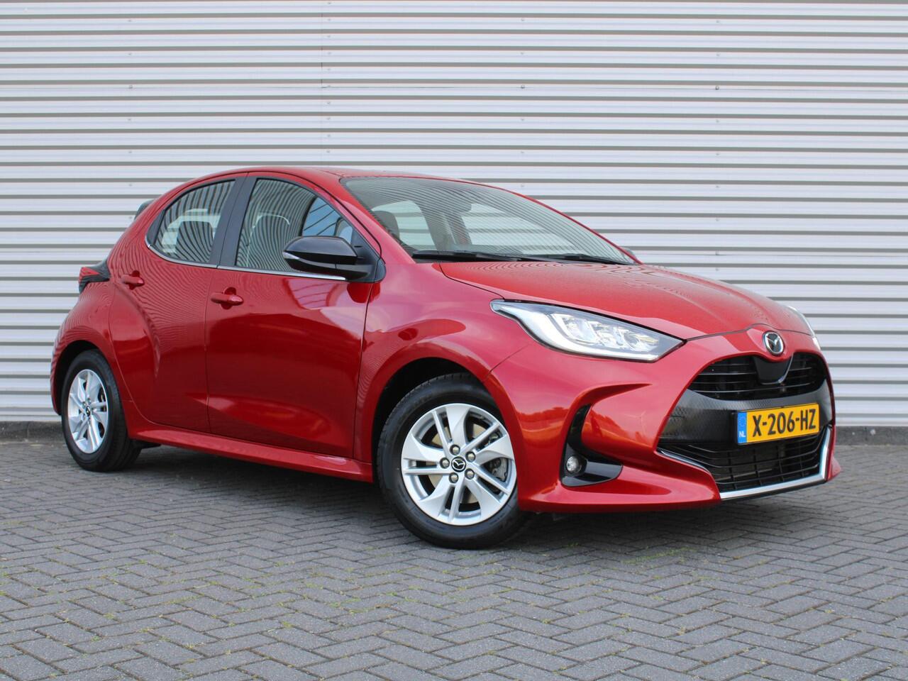 Mazda 2 Hybrid 1.5 Agile | Comfort pakket | CarPlay | Camera | Stuur-/stoelverwarming | Cruise adapt. | 15" LM |