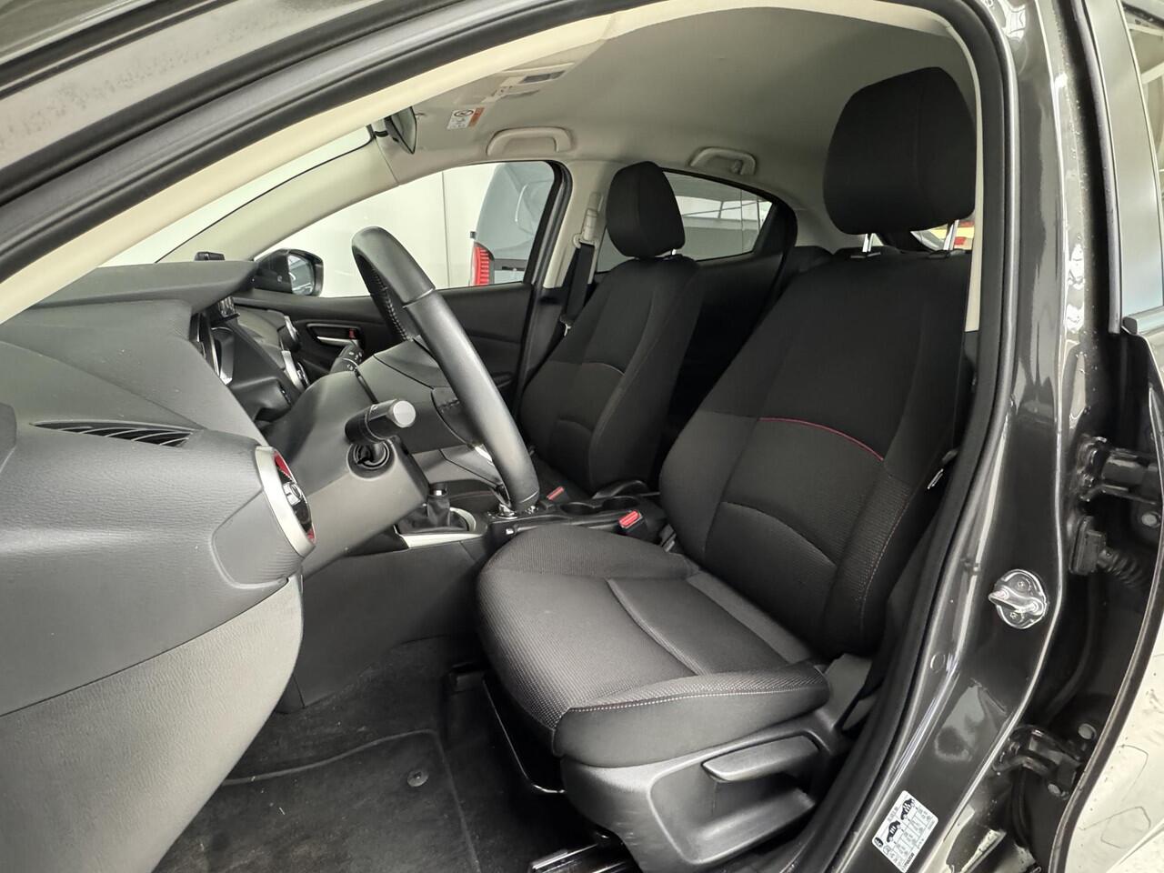 Mazda 2 1.5 Skyactiv-G Sportive | Navigatie | Camera | Cruise control | Lichtmetalen velgen 16" |