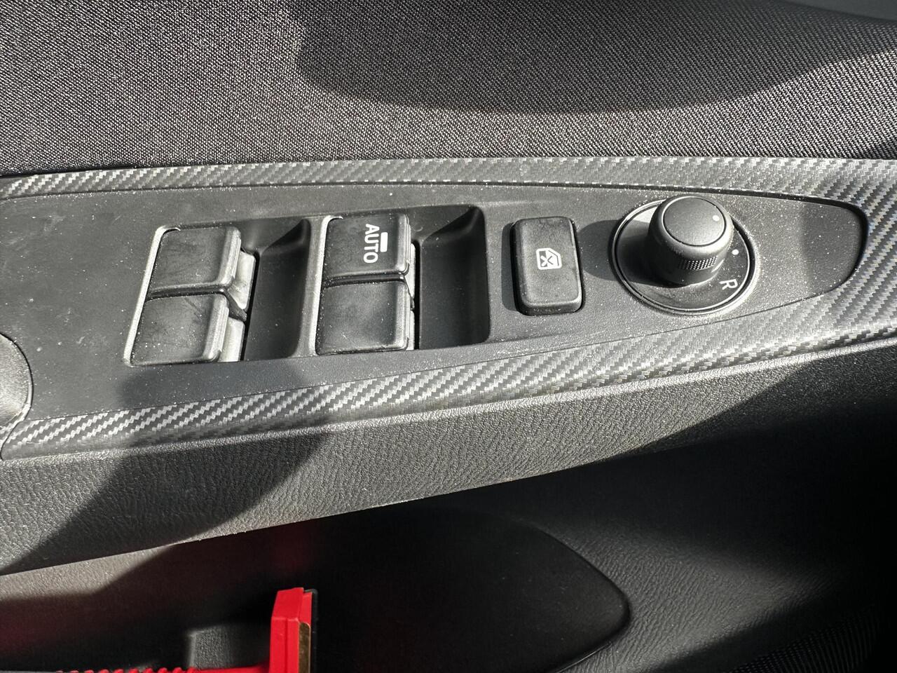 Mazda 2 1.5 e-SkyActiv-G 90 Homura | DEALERONDERHOUDEN | 4-SEIZOENBANDEN | NL-AUTO |