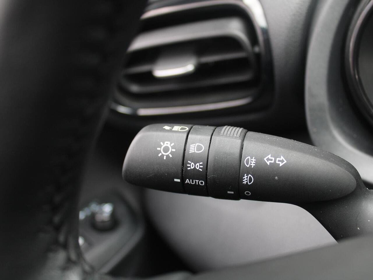 Mazda 2 Hybrid 1.5 Agile | Comfort pakket | 15" LM | Stuur/-stoelverwarming | Carplay | Cruise adapt. |