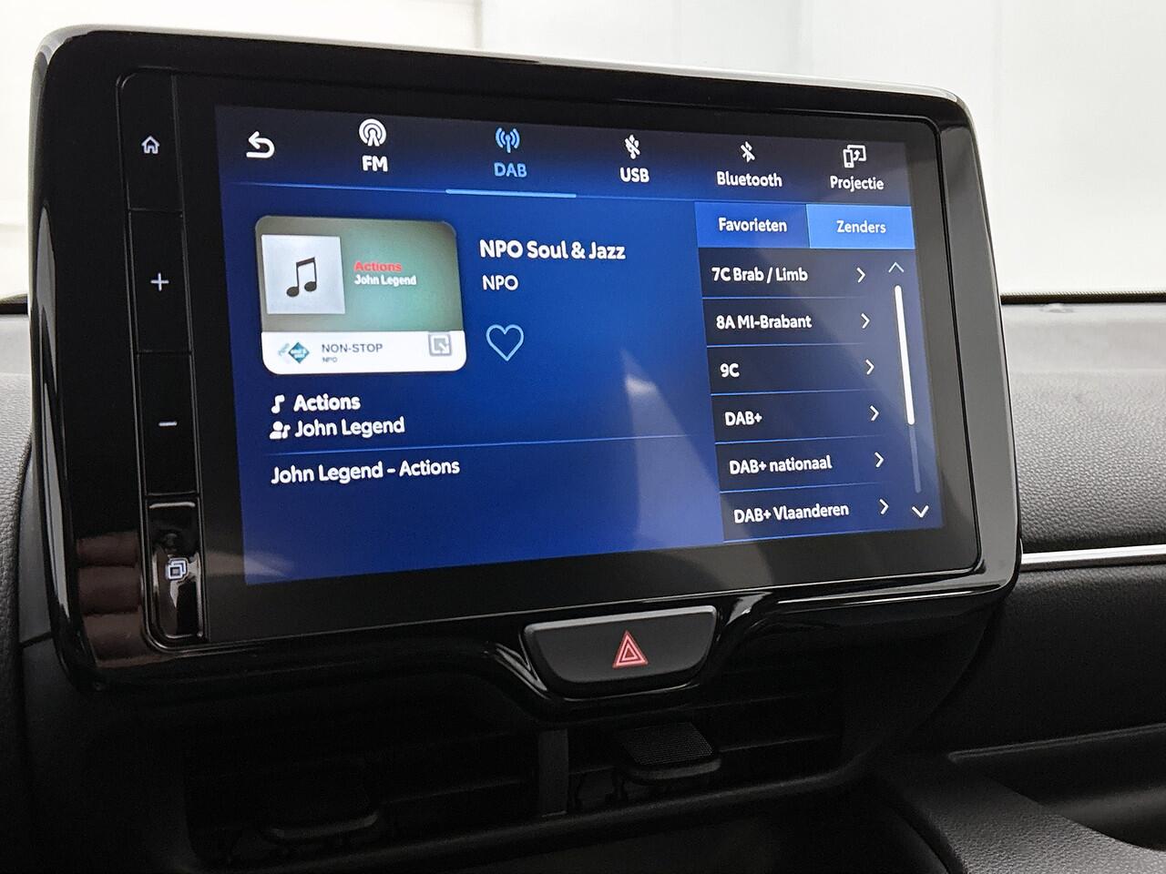 Mazda 2 Hybrid 1.5 Centre-line