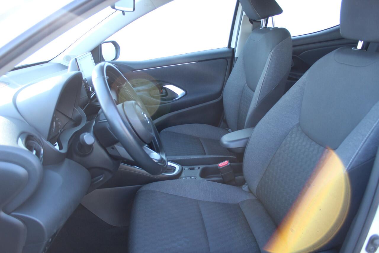 Mazda 2 Hybrid 1.5 Toyota Yaris l Stuur- en Stoelverwarming l Apple Carplay/ Android auto l Keyless l Automaat l Cruise control l VDL auto