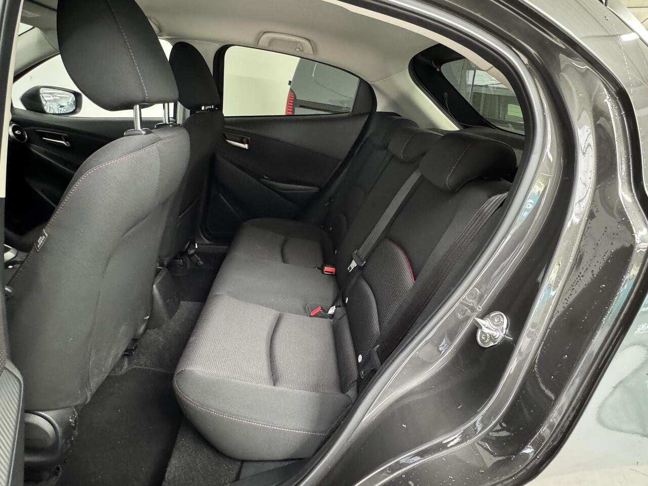 Mazda 2 1.5 Skyactiv-G Sportive | Apple Carplay/Android Auto | Camera | Cruise control | Lichtmetalen velgen 16" |